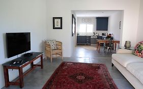 Gorgeous 1-Bedroom Sandton Flat